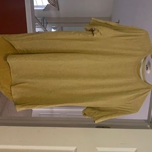 Men’s large lululemon yellow workout shirt